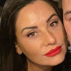 Meet your Posher, Priscila